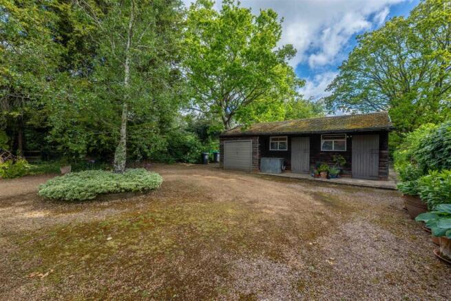 Single Garage and Stables