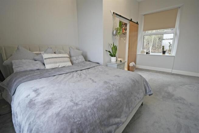 4 bed Semi-Detached for sale Image 12