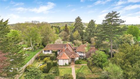 Hall Place Lane, Burchetts Green, Maidenhead, Berkshire, SL6