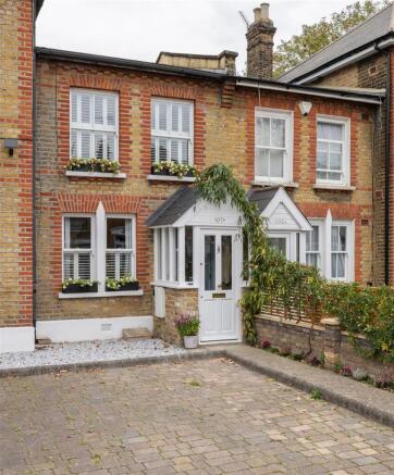 Windsor Road E7