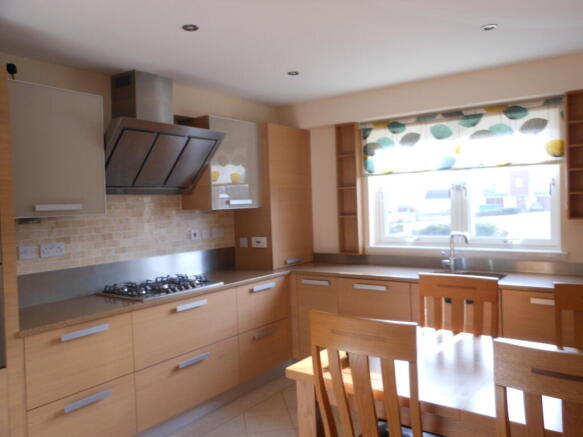 DSCN0587 - Dining Ki