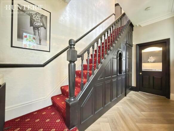 4 bed House for sale Image 11
