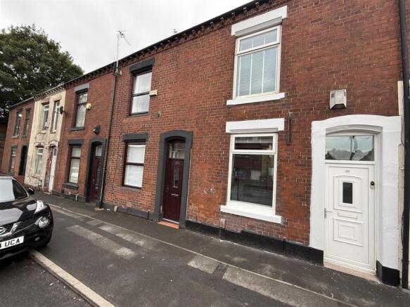 2 bed Terraced for sale in oldham