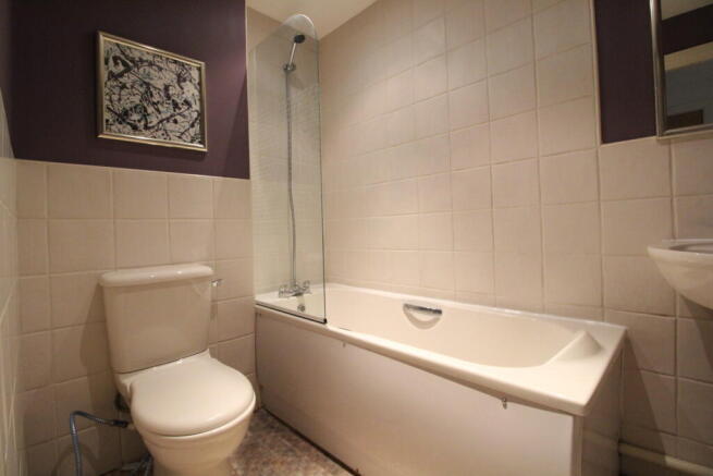 2 bed Apartment to rent Image 7