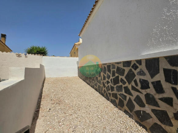 2 Bedroom Semi-Detached For Sale-RED450-3