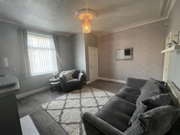 2 bed Terraced for sale Image 7
