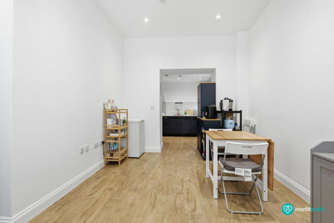 2 bed Flat for sale Image 7