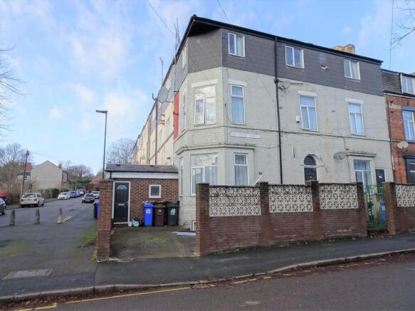 2 bed Flat to rent Image 10