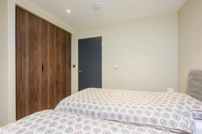 2 bed Apartment for sale Image 12