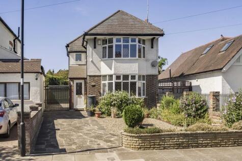 Queen Annes Grove, Enfield