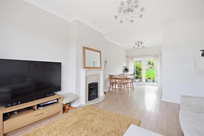 Windsor Drive, Wingerworth, S42 photo 4
