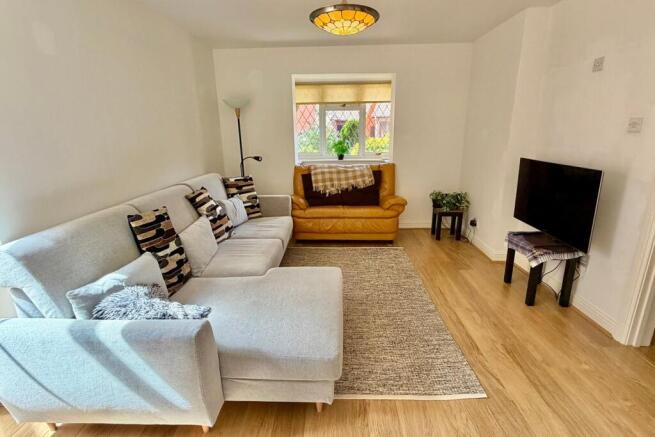 Maguire Drive, FRIMLEY, GU16 photo 4