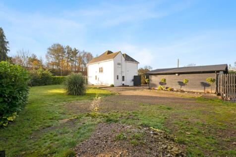 Green Lane, Addlestone, Surrey, KT15