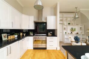 Flat D, 33, Leinster Square, London W2 4NQ