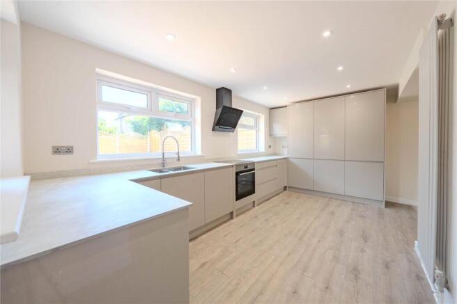 4 bed Semi-Detached for sale Image 10