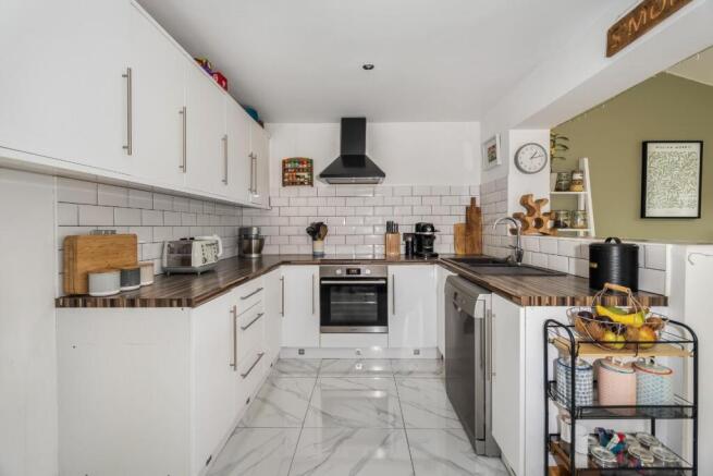 4 bed Semi-Detached for sale Image 5