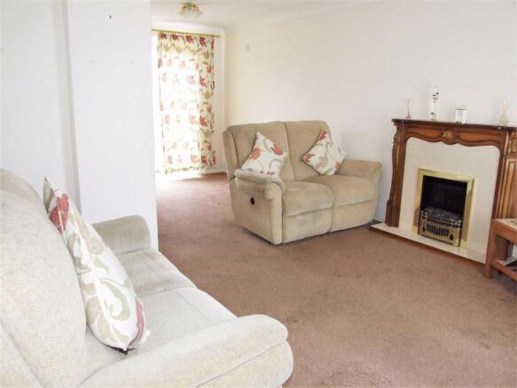Lounge/Dining Room