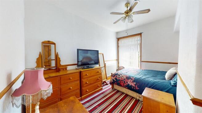 3 bed Terraced for sale Image 6