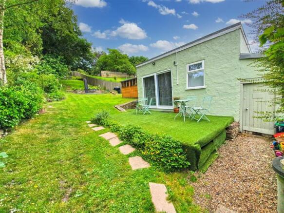 4 bed House for sale Image 10