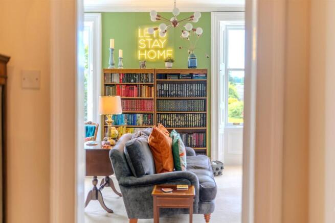 Upper_Apartment_2_Manorhill_LIFESTYLE-2.jpg