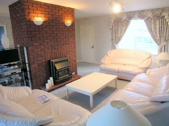 Spacious Lounge & Co