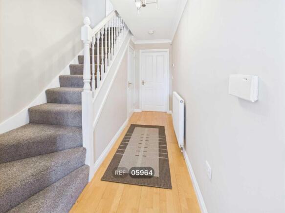 4 bed Detached to rent Image 8
