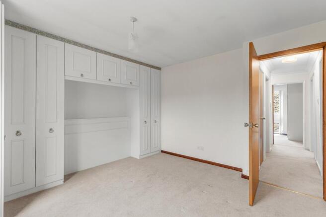 2 bed Flat for sale Image 7