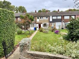 39, Robins Grove Crescent, Yateley GU46 6PS