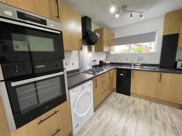 Randalls Croft Road, Wilton photo 4