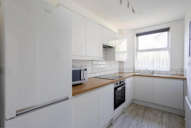 1 bed Flat to rent Image 9
