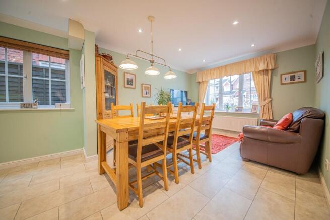 KITCHEN/DINER