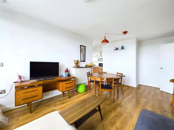 Capworth Street, Leyton, London, E10 - Widok 4