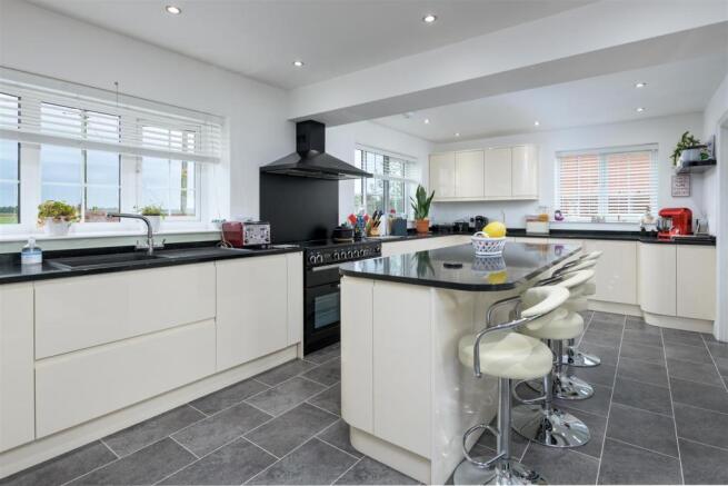 Fitted Kitchen
