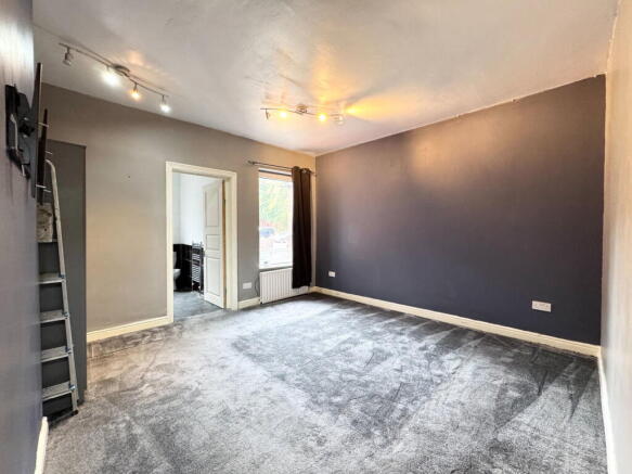 2 bed Terraced for sale Image 8