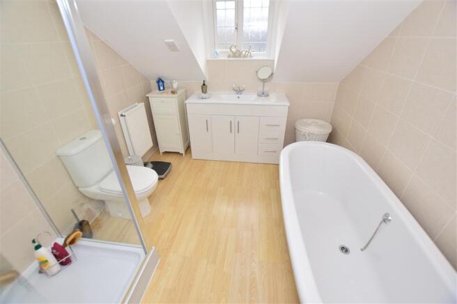 En-Suite Bathroom