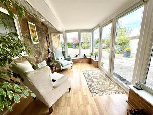 GARDEN ENTRANCE ROOM