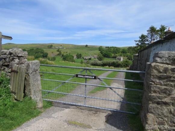 swallowholm gate.jpg