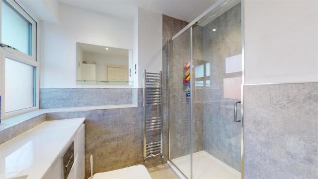 RE-FITTED ENSUITE