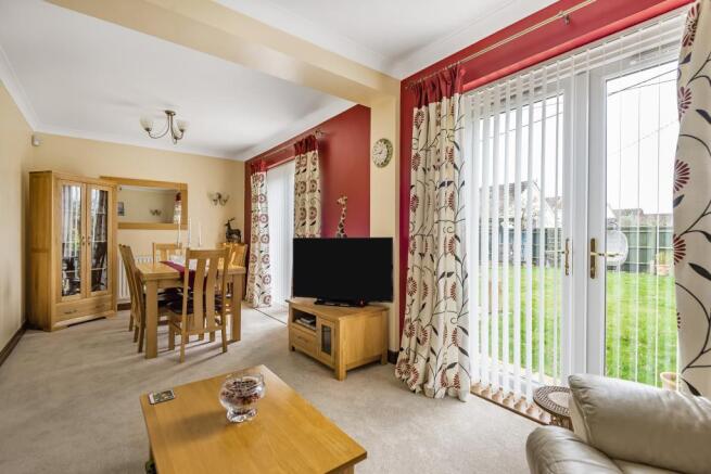Living Room/Dining Area