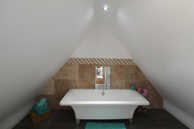 En Suite To Bedroom 5