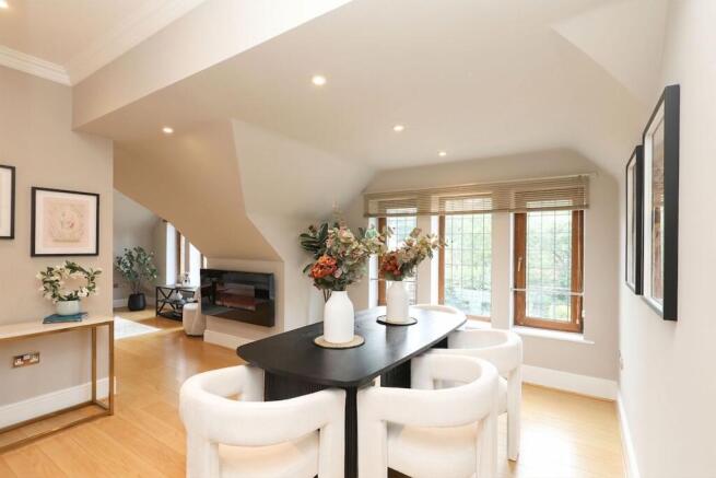 3 bed Flat for sale Image 4