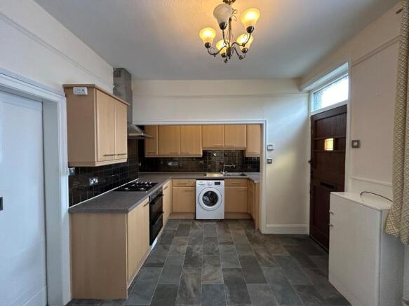 2 bed Terraced to rent Image 4