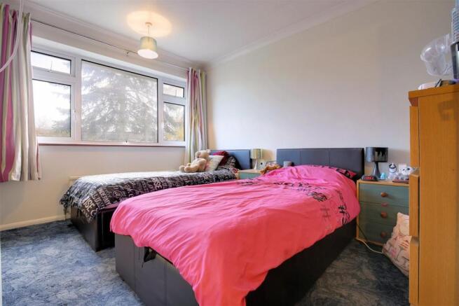 Bed 2.jpg