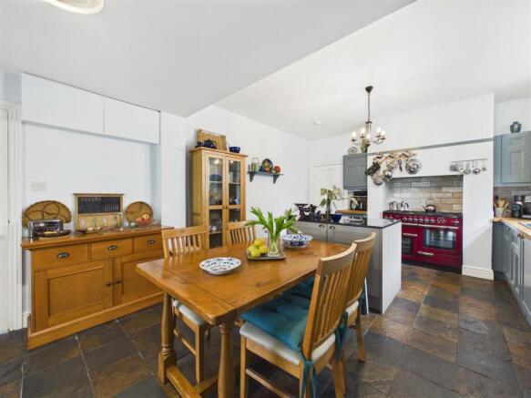 3 bed Detached for sale Image 9