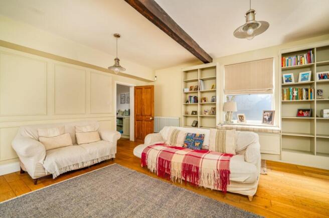 4 bed Semi-Detached for sale Image 4