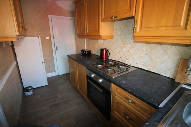 4 bed House to rent Image 11