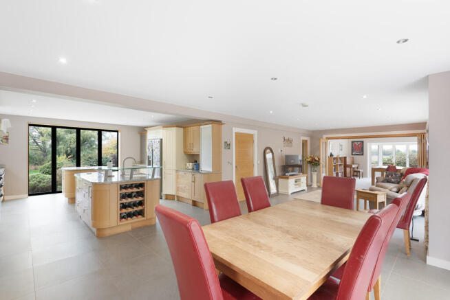 Kitchen/Dining