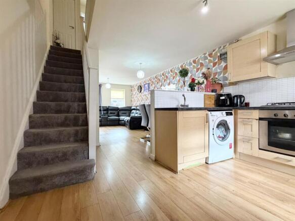 Lounge/Kitchen