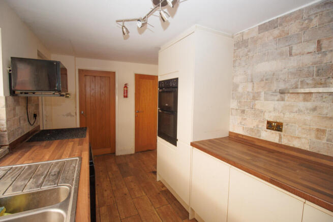 4 bed Terraced for sale Image 4