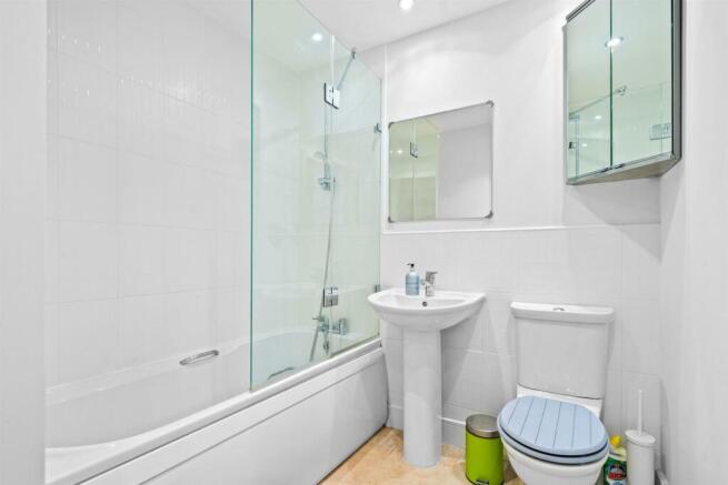 7-web-or-mls-9 CHEAL CLOSE FINISHED EDITS-13.JPG